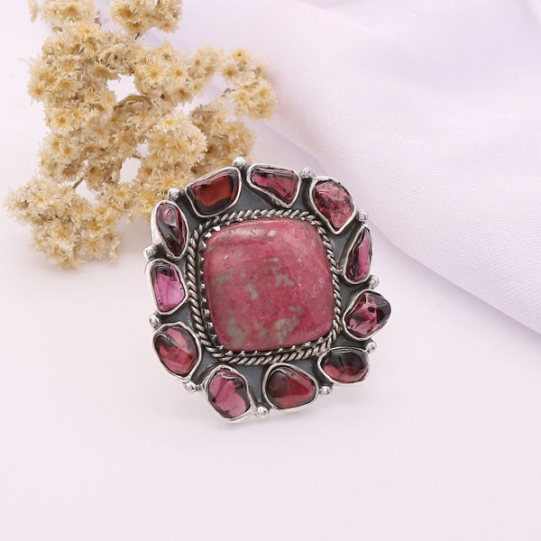 Thulite, Garnet Ring (Adj.)