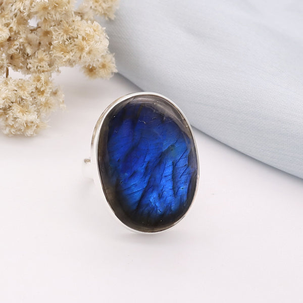 Labradorite Ring (Adj.)