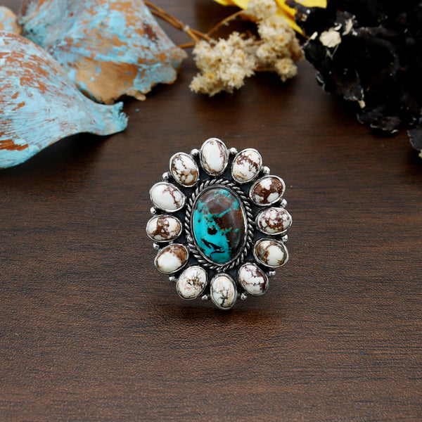 Unique adjustable turquoise ring, perfect for versatile style statements.